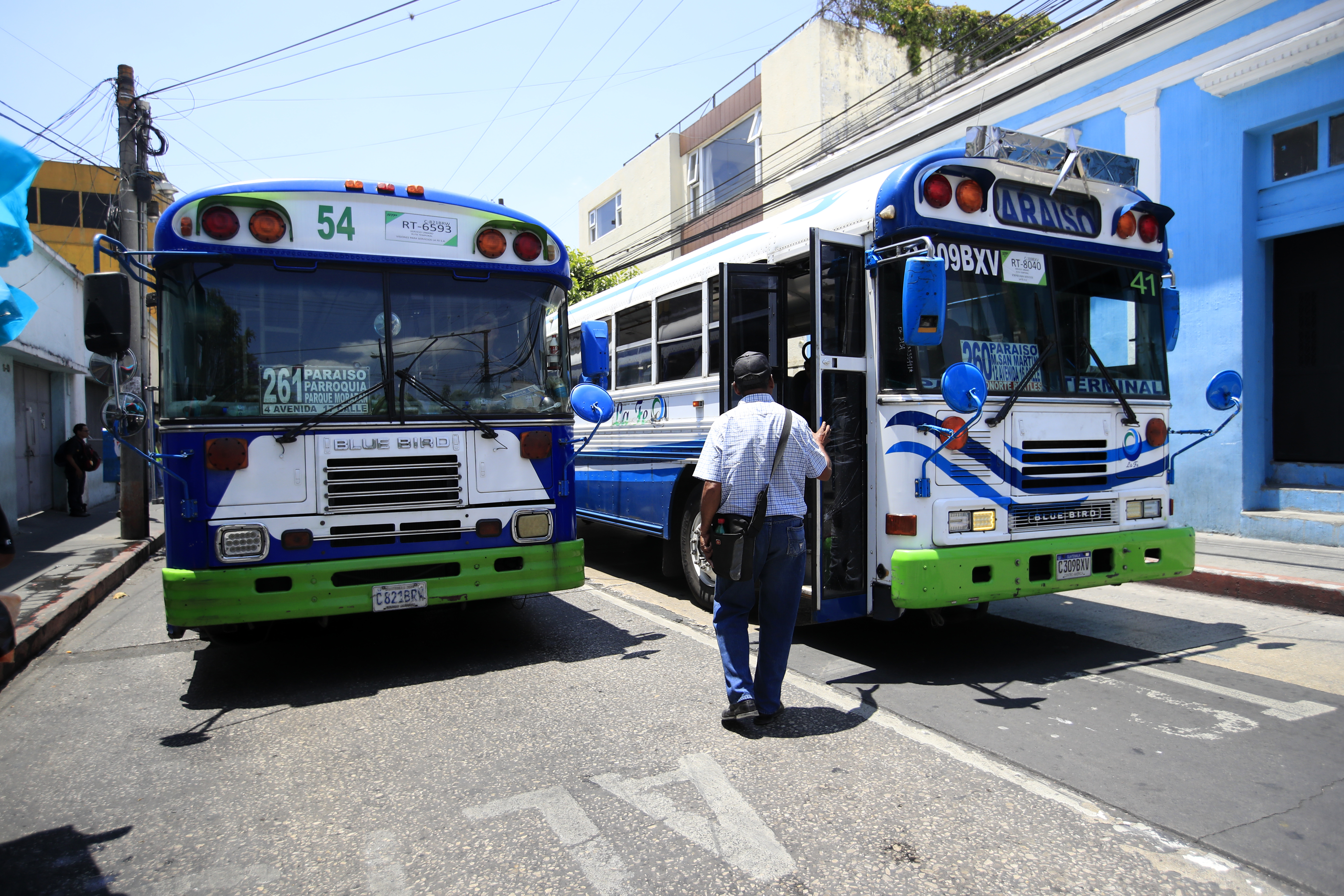 Expertos advierten riesgos fiscales y clientelismo por subsidio a combustibles en Guatemala