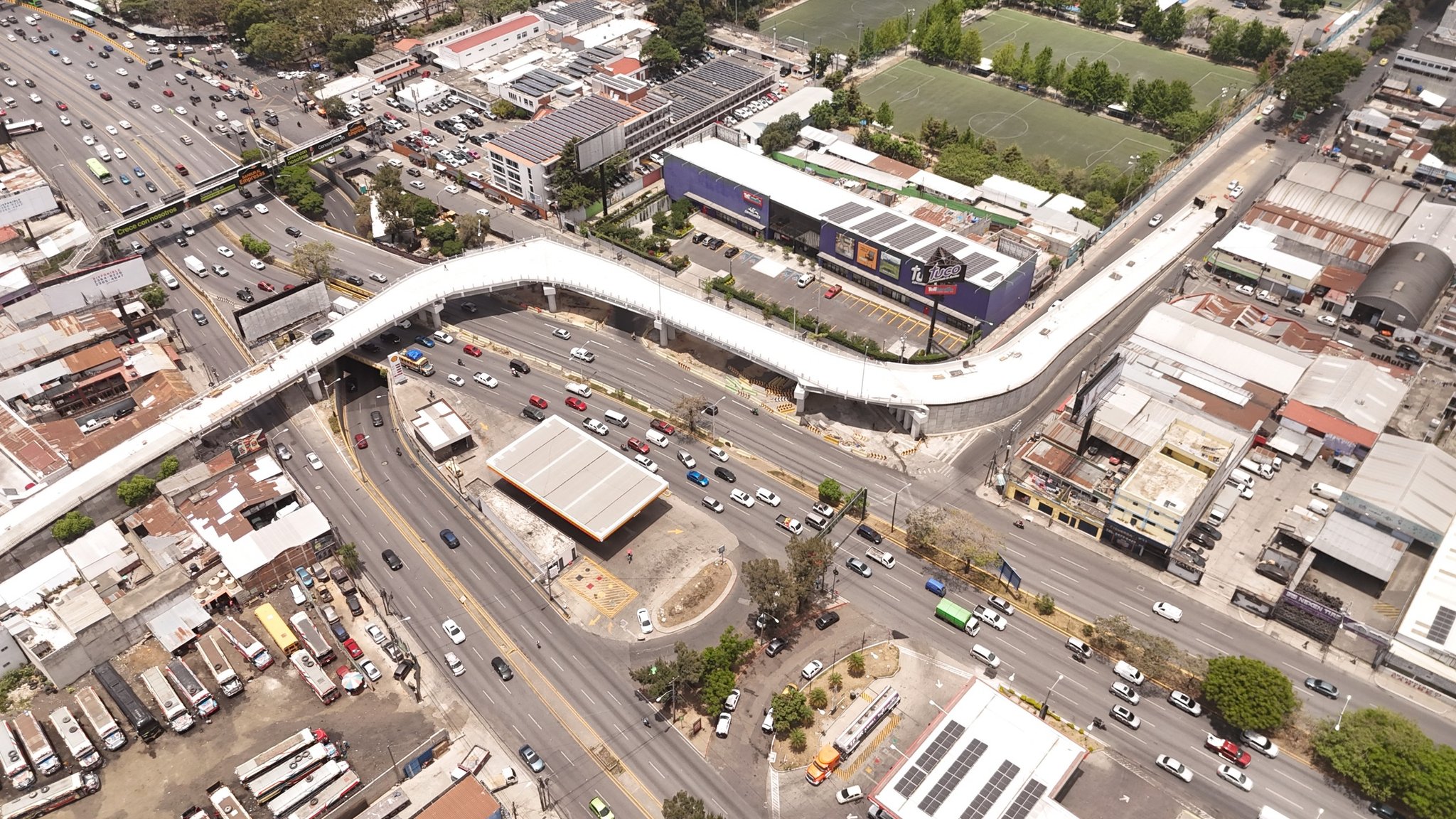 Paso a desnivel de la Roosevelt inconcluso por retrasos en la obra