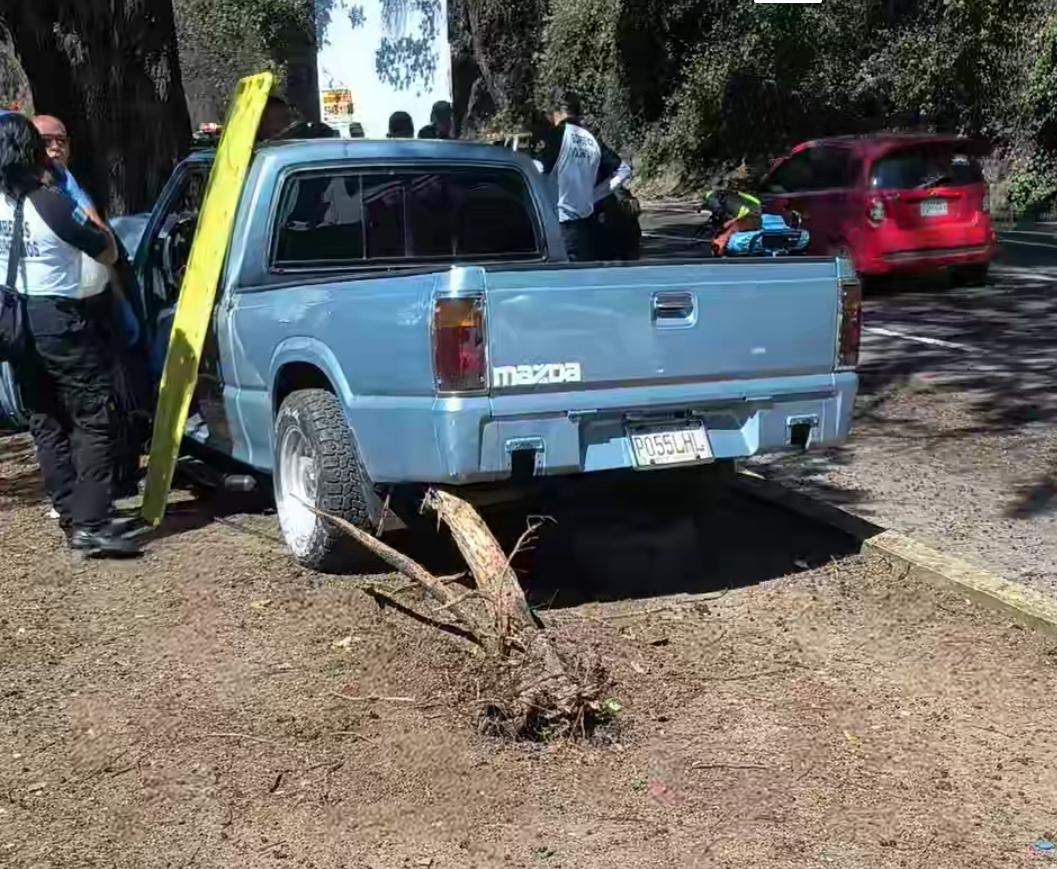 Picop empotrado ruta Interamericana conductor muerto