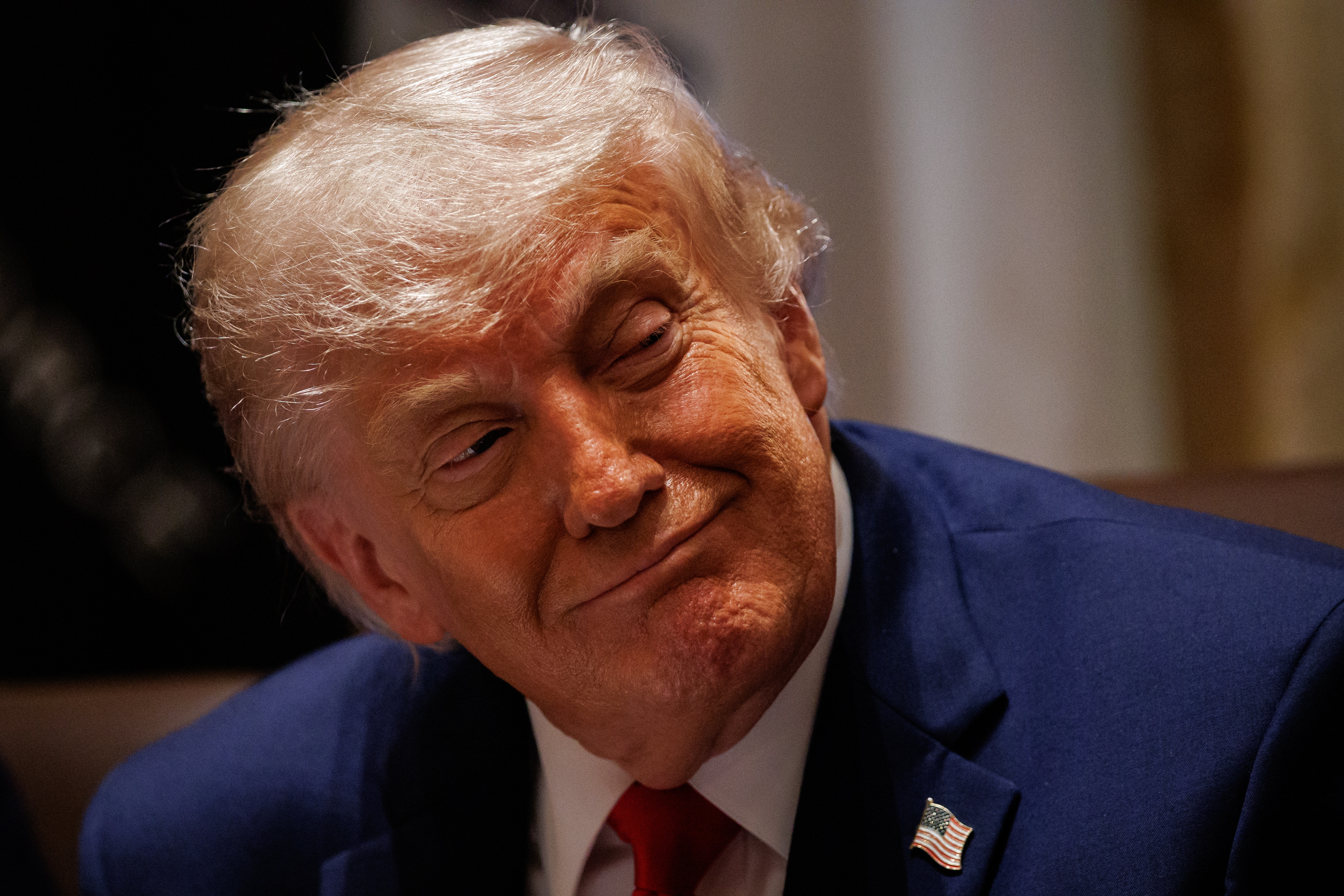 El presidente estadounidense Trump celebra una reunión de gabinete en la Casa Blanca.