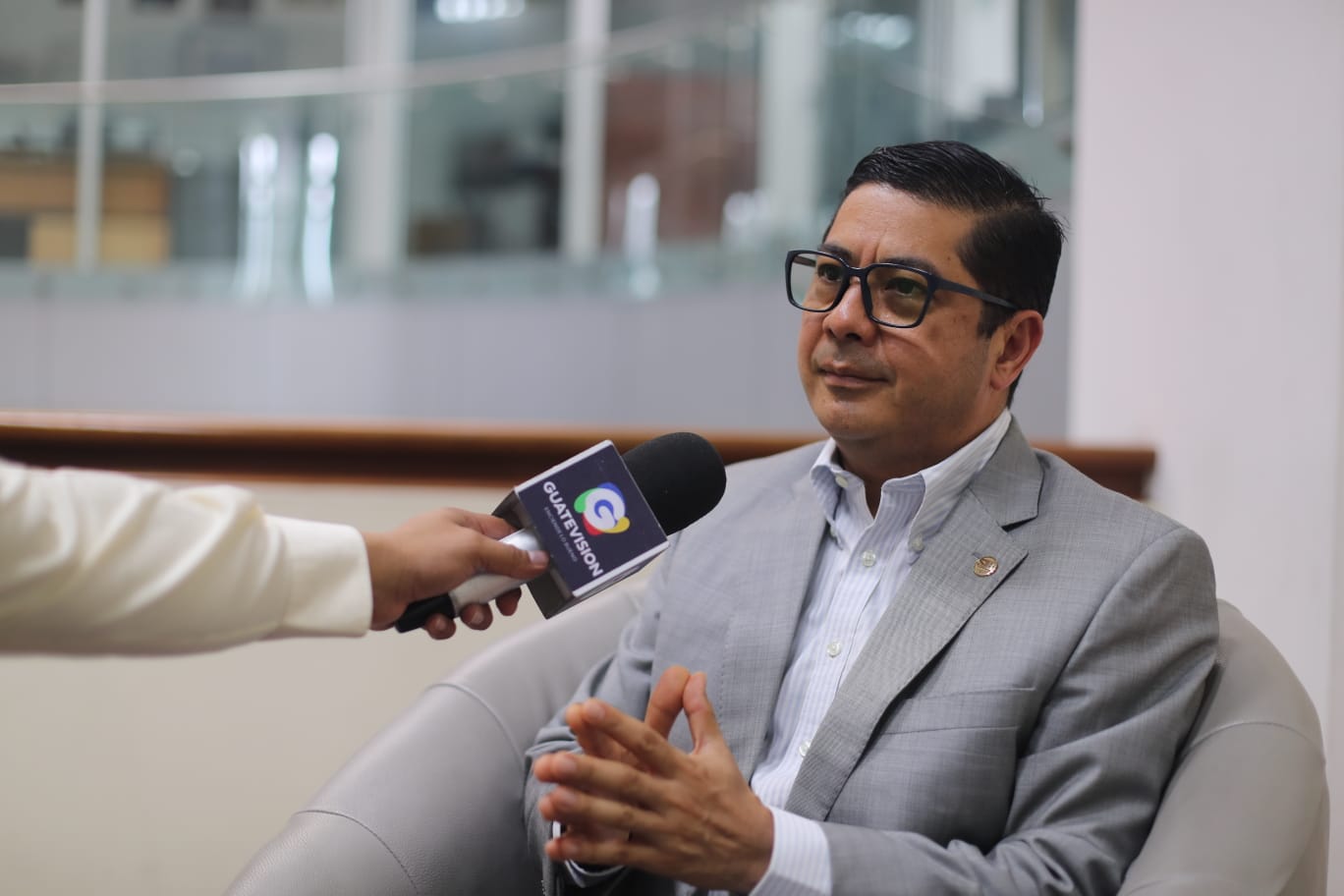 SAULO DE LEÓN, SUPERINTEDENTE DE BANCOS