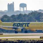 Una aeronave de la firma de bajo coste Spirit, en Atlanta, EE. UU. (Foto Prensa Libre: EFE)