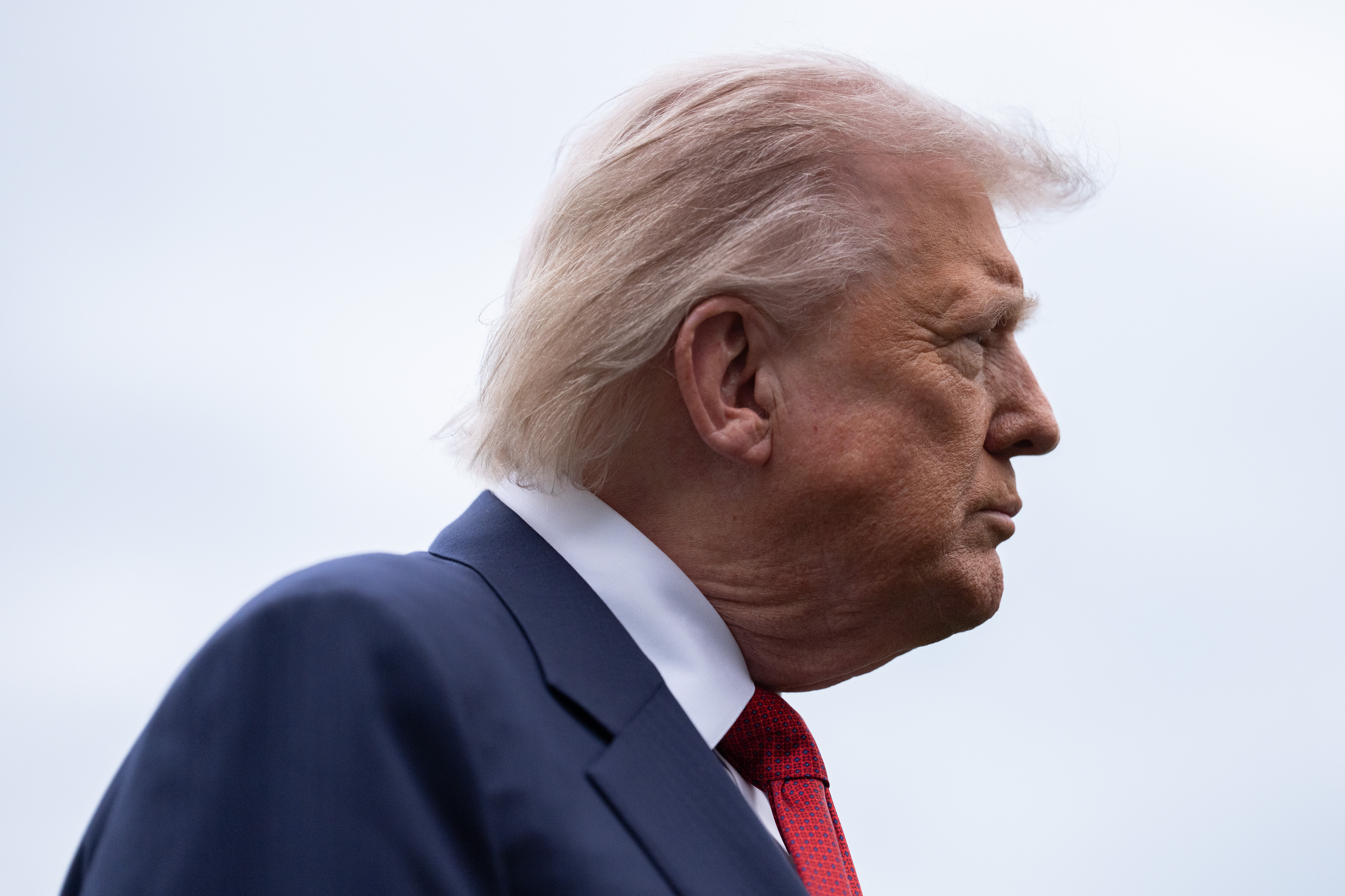 Washington, DC (United States), 09/05/2026.- US President Donald J. Trump departs the White House for Sterling, Virginia, in Washington, DC, USA, 08 May 2026. EFE/EPA/Aaron Schwartz / POOL