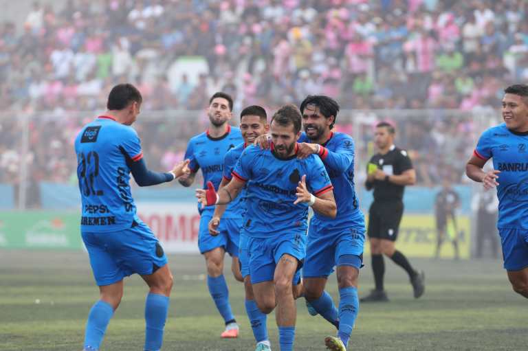Municipal vence 2-