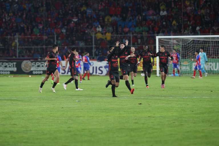 VIDEO: Así fue el gol de José Morales que coronó a Municipal campeón del Clausura 2