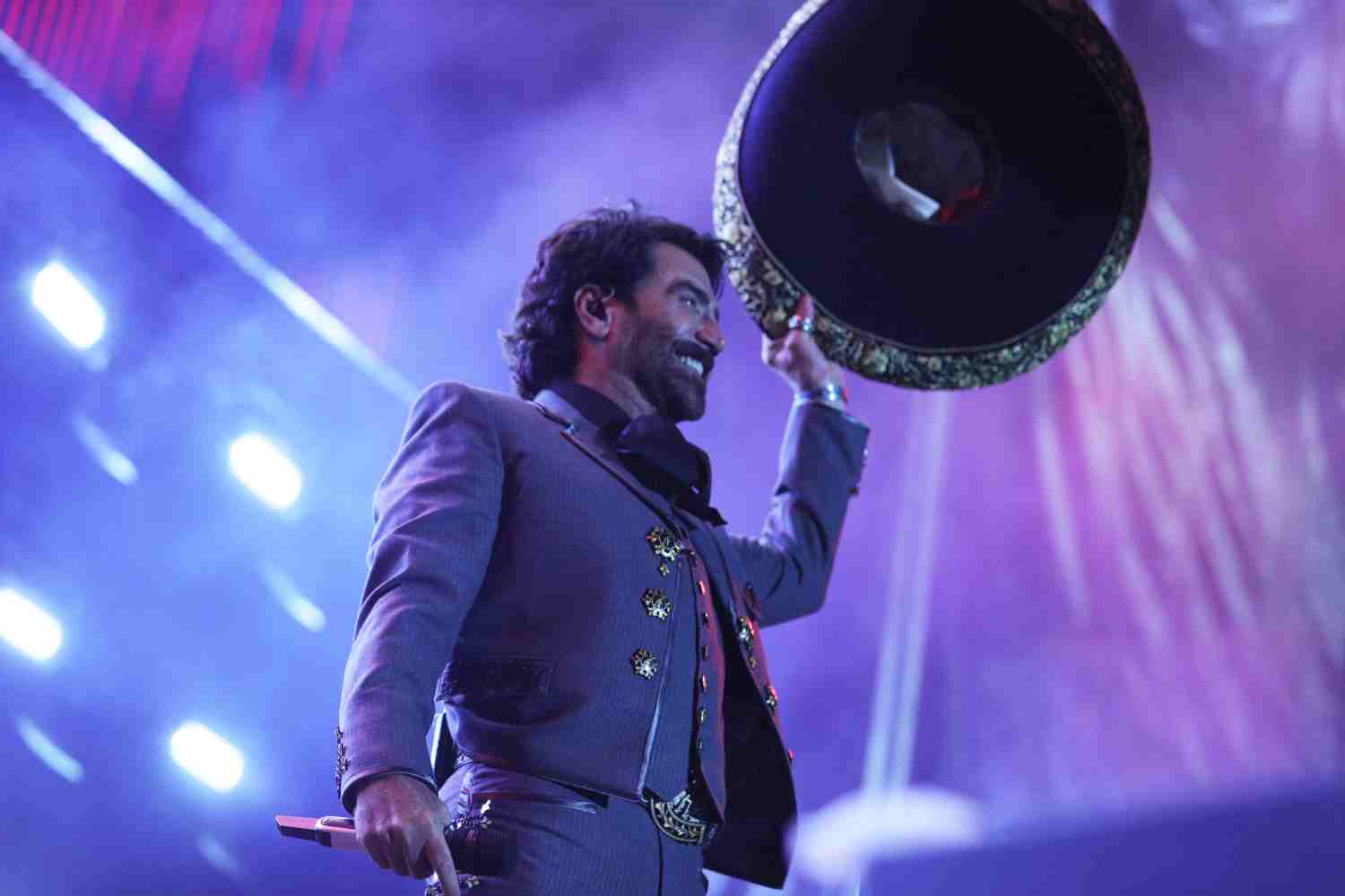 Durante la velada musical en Guatemala, Alejandro Fernández evidencia orgullo por la música ranchera y popular mexicana. La imagen es de mayo 2026 y el artista estará en la inauguración del Mundial. (Foto Prensa Libre: Keneth Cruz)