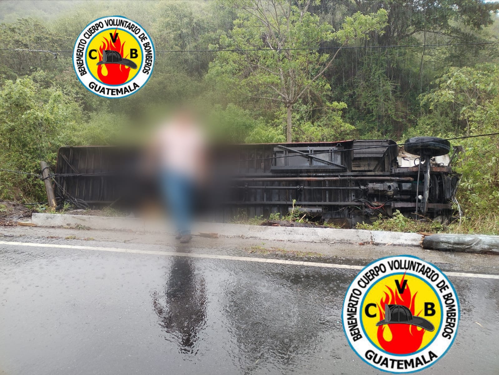bus vuelca ruta San Pedro Ayampuc