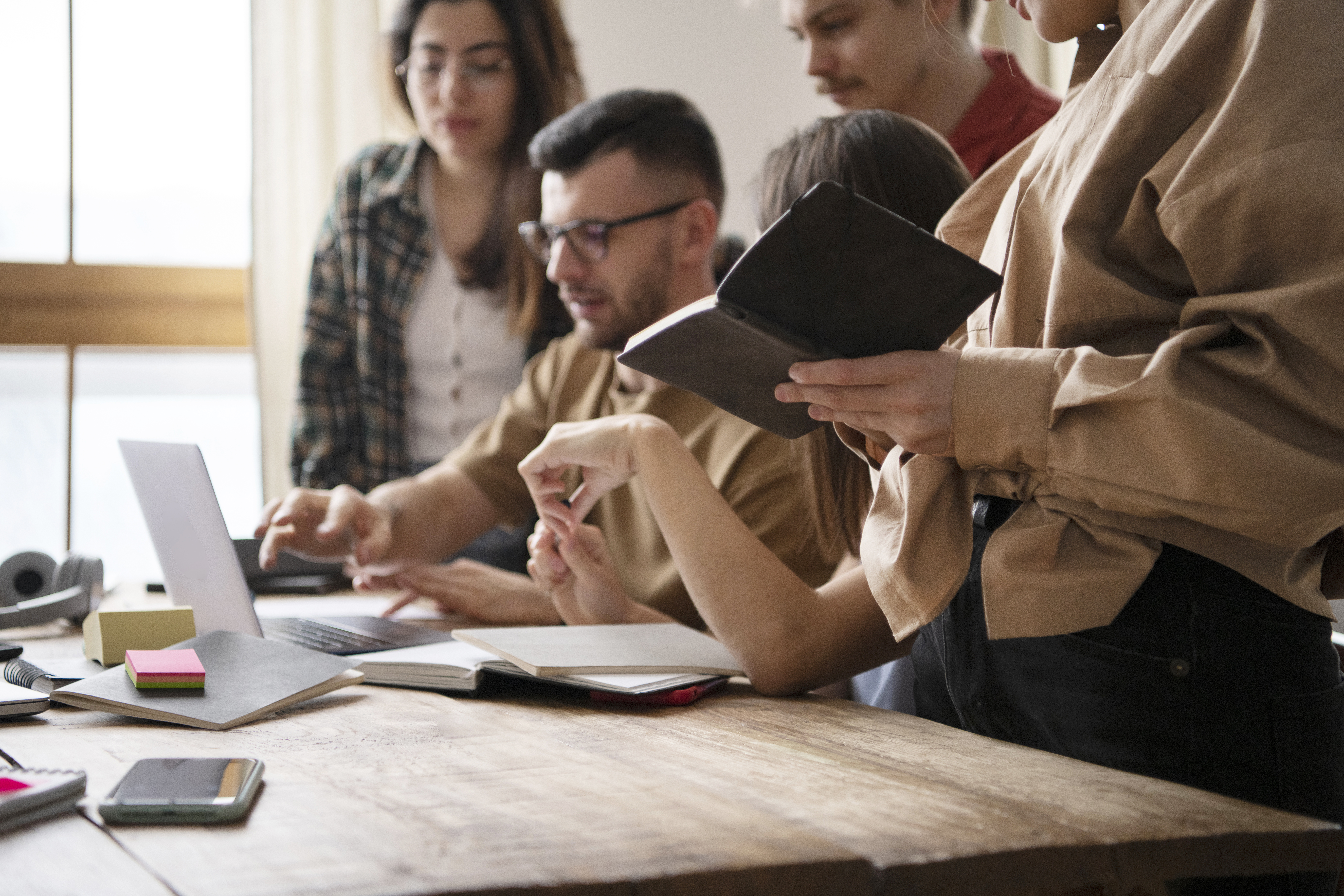 922 reprobaron programa de becas de inglés: ¿cómo es la licencia que podría readmitirlos?