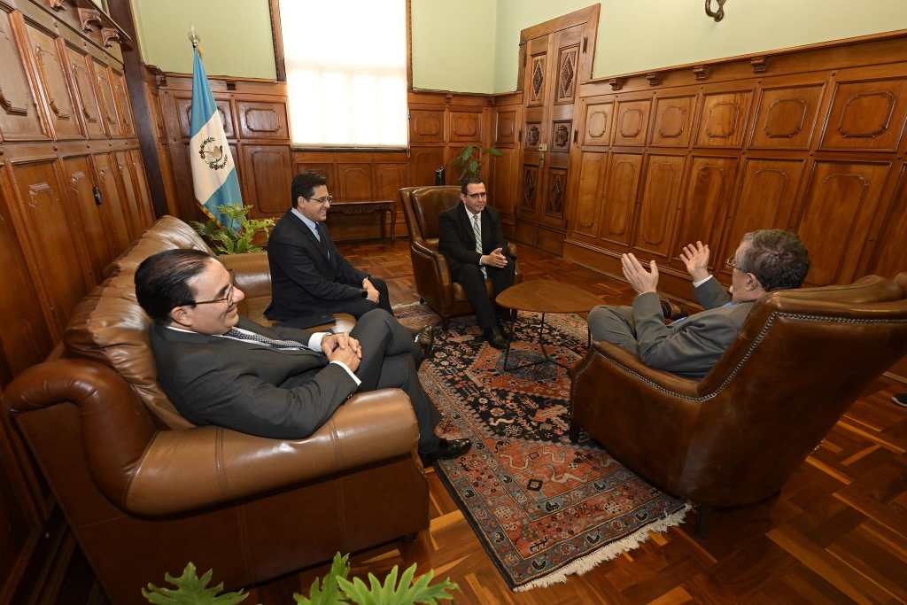 Bernardo Arévalo entrevista a Gabriel Estuardo García Luna proceso Fiscal General Guatemala 2026
