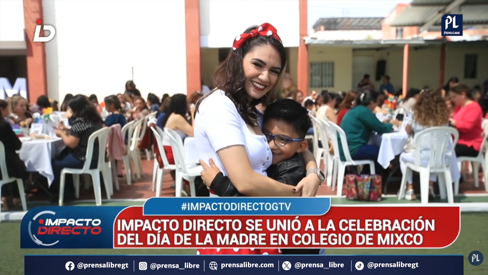 Madres de familia fueron homenajeadas con abrazos, bailes, música y mensajes de amor durante una emotiva celebración por el Día de la Madre, en la que estudiantes reconocieron su esfuerzo, perseverancia y entrega dentro del hogar.