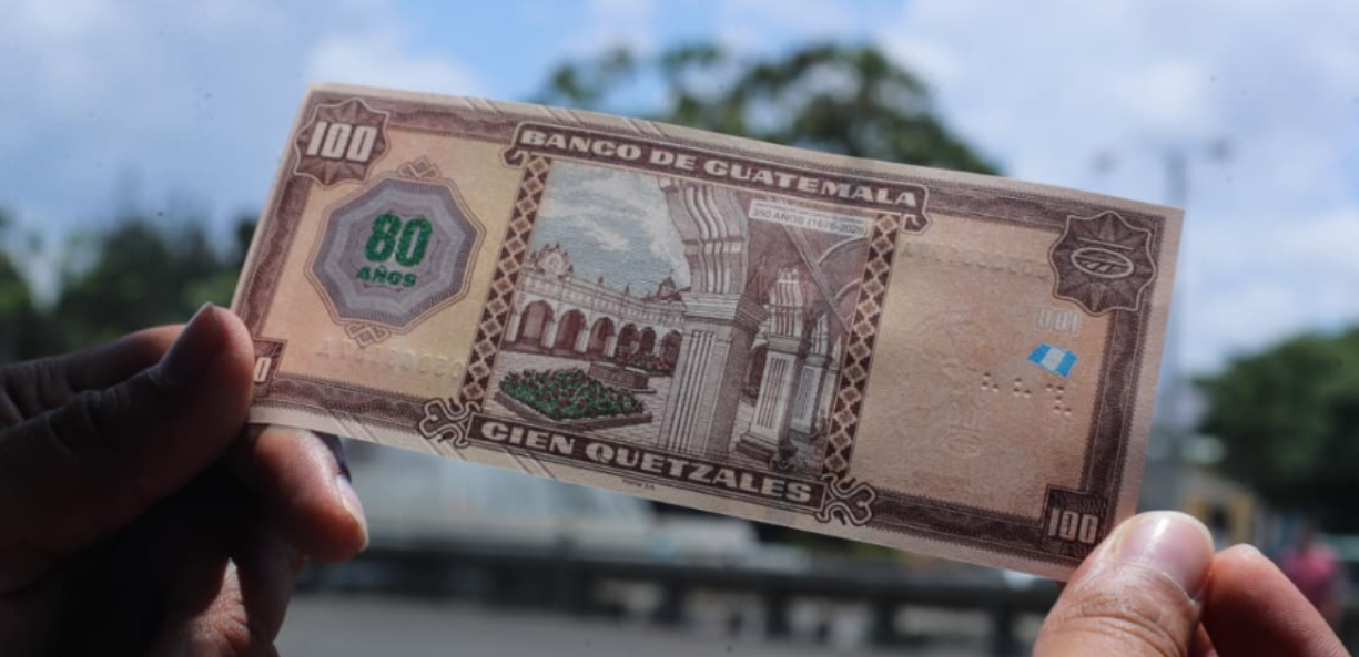 Parte reversa del Billete Conmemorativo de Q100. (Foto, Prensa Libre: Juan Diego González)