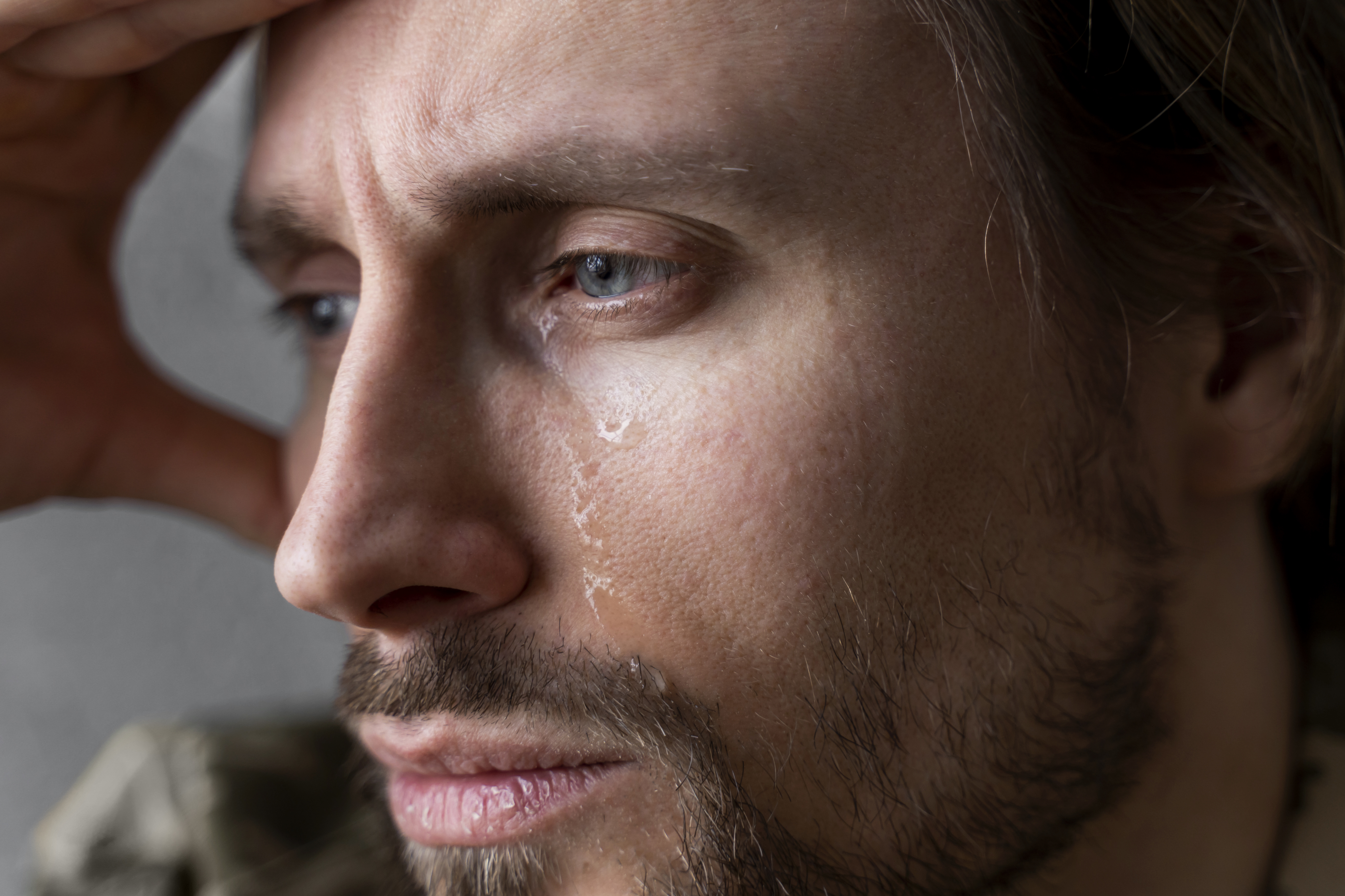¿Por qué lloramos? Expertos explican qué ocurre en el cerebro y el cuerpo