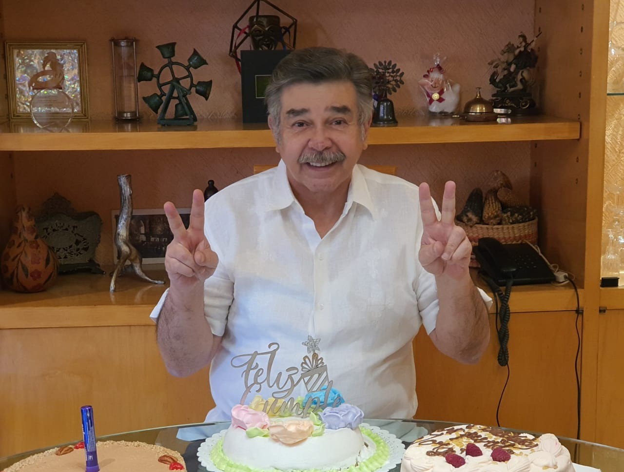 El actor y comediante mexicano despejo dudas sobre su estado de salud. (Foto Prensa Libre: Jorge Ortiz de Pinedo)