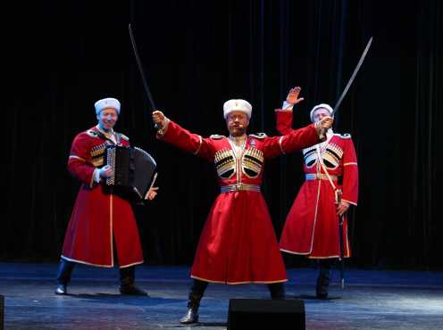 Algiers (Algeria), 04/06/2026.- Members of the Moscow Cossack Choir perform during a concert conducted by Veniamin Novotochinov at the Algiers Opera House in Algiers, Algeria, 03 June 2026. The Moscow Cossack Choir is a Russian musical and choral ensemble founded in 2013 that specializes in the preservation and promotion of Cossack cultural heritage. (Argel, Moscú) EFE/EPA/MOHAMED MESSARA