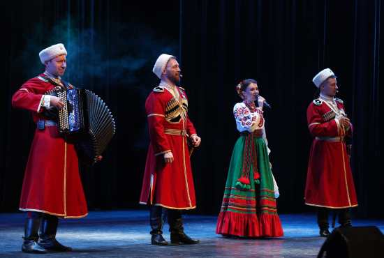 Algiers (Algeria), 04/06/2026.- Members of the Moscow Cossack Choir perform during a concert conducted by Veniamin Novotochinov at the Algiers Opera House in Algiers, Algeria, 03 June 2026. The Moscow Cossack Choir is a Russian musical and choral ensemble founded in 2013 that specializes in the preservation and promotion of Cossack cultural heritage. (Argel, Moscú) EFE/EPA/MOHAMED MESSARA 118820