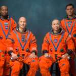 Fotografía cedida por la NASA de los integrantes de la tripulación de la misión Artemis III, de izquierda a derecha, Andre Douglas, Luca Parmitano, Randy Bresnik, y Frank Rubio. (Foto Prensa Libre: EFE)