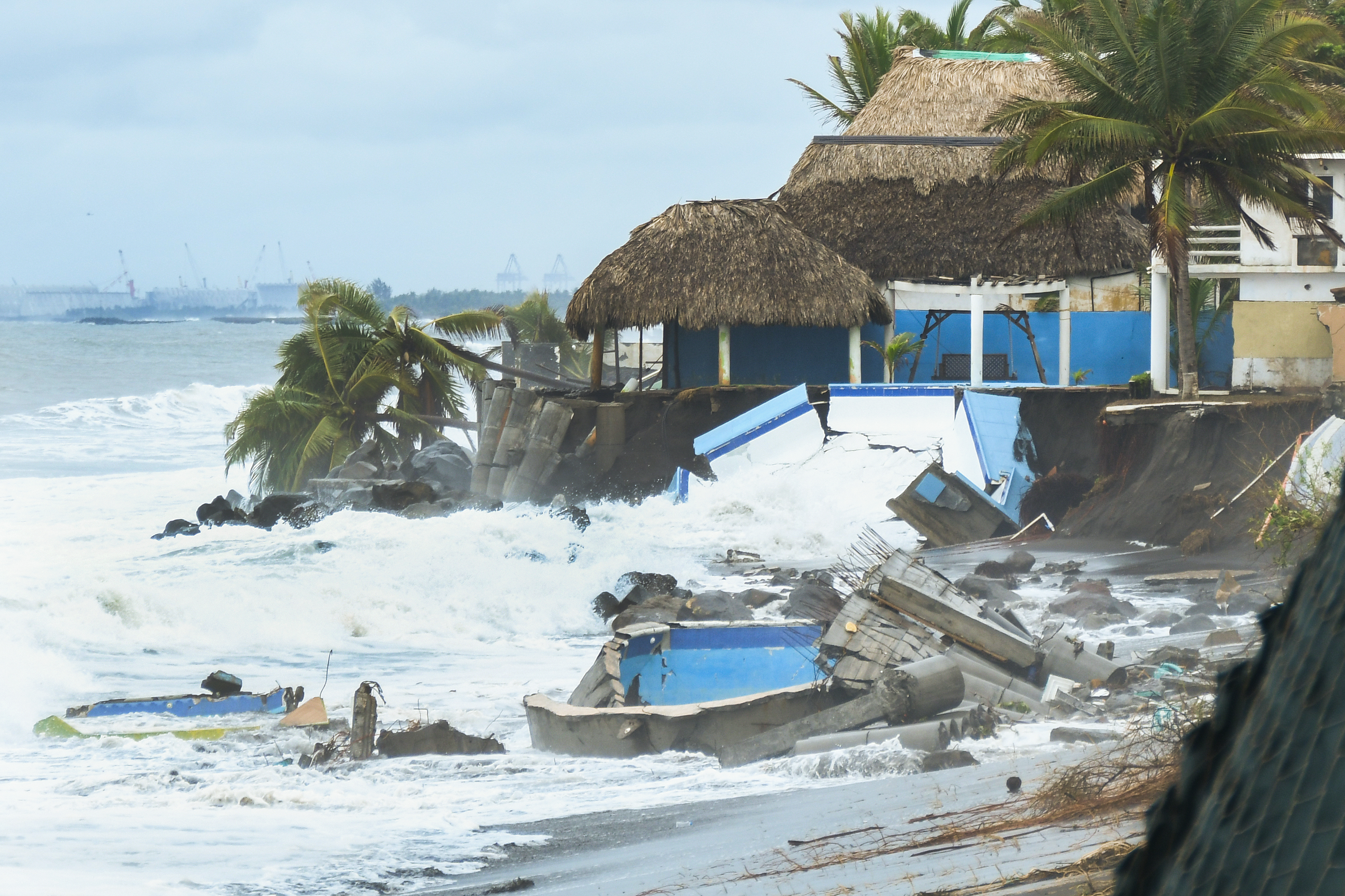 Tormenta tropical Cristina en Iztapa'