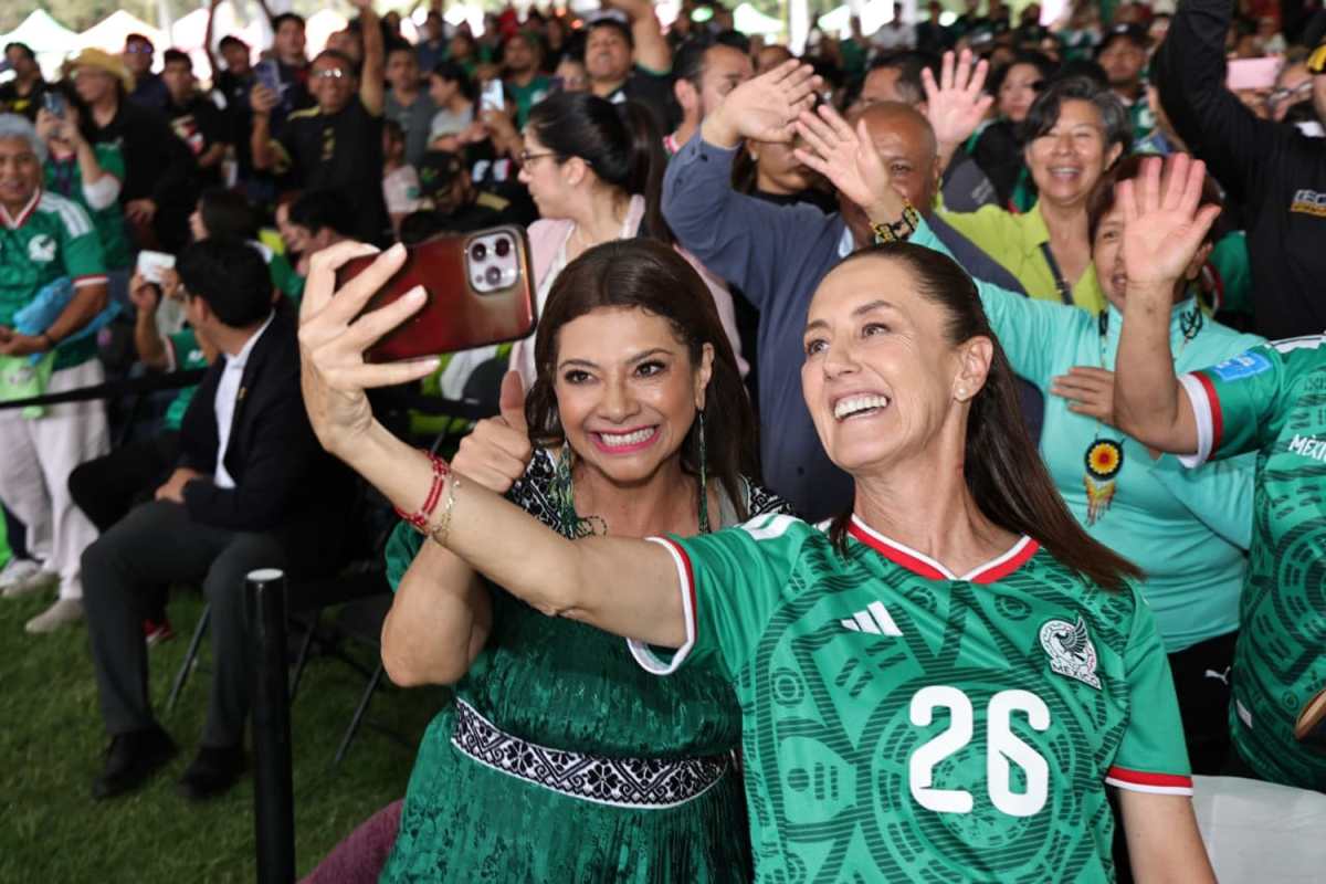 Claudia Sheinbaum no asistió al partido inaugural y rompió u