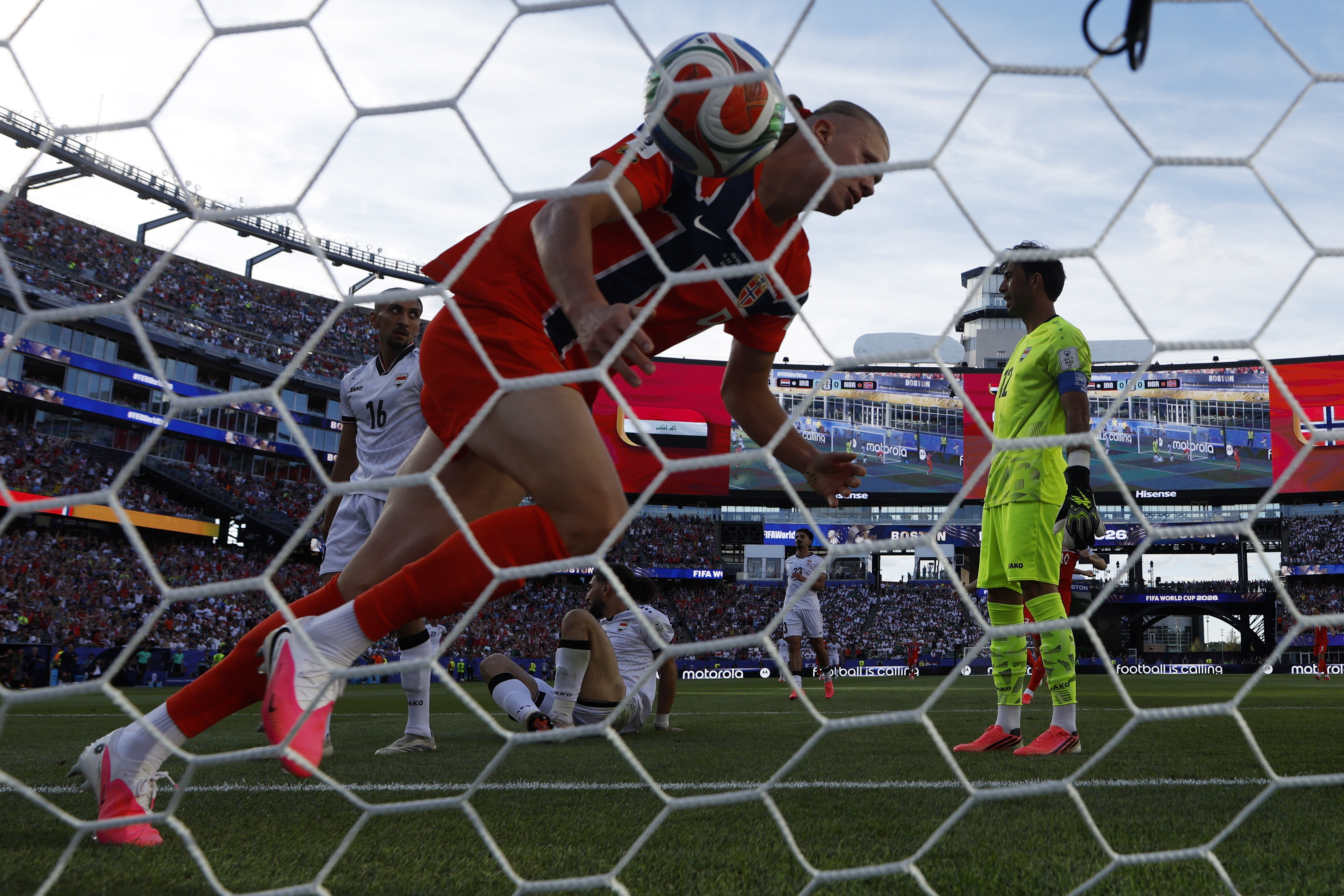 BOSTON (United States), 17/06/2026.- Erling Haaland of Norway (L) celebrates scoring the 0-1 goal during the FIFA World Cup 2026 group stage match Iraq against Norway, in Boston, Massachusetts, USA, 16 June 2026. (Noruega) EFE/EPA/GREG M. COOPER