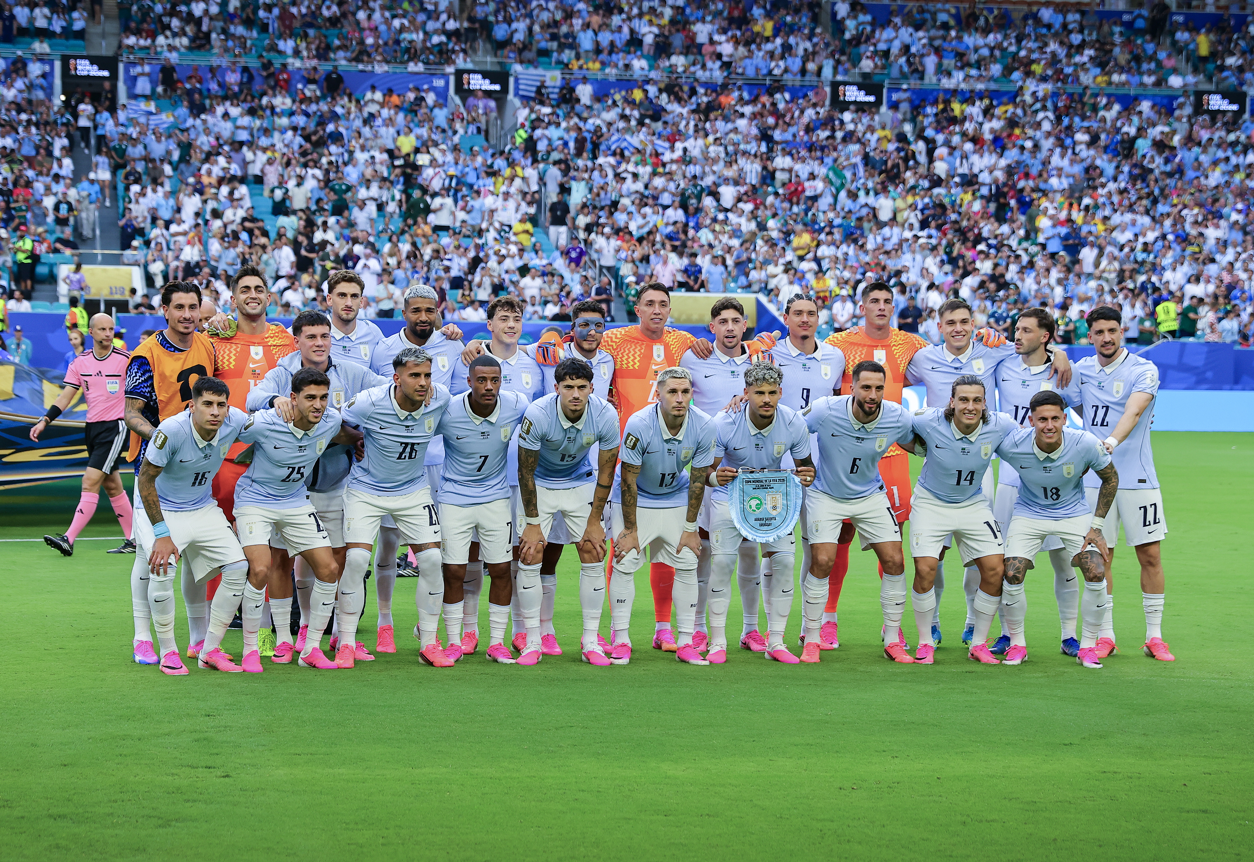 MIAMI (United States), 15/06/2026.- Uruguay team members pose before the FIFA World Cup 2026 group stage match Saudi Arabia against Uruguay, in Miami, Florida, USA, 15 June 2026. (Arabia Saudita) EFE/EPA/CRISTOBAL HERRERA-ULASHKEVICH