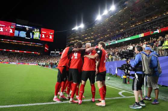 SANTA CLARA (ESTADOS UNIDOS), 17/06/2026.- Los jugadores austriacos celebran un gol ante Jordania, en el partido del grupo J del Mundial de la FIFA 2026 entre Austria y Jordania disputado este martes en el estadio Levi's en Santa Clara (EE.UU.). EFE/ Miguel Gutiérrez