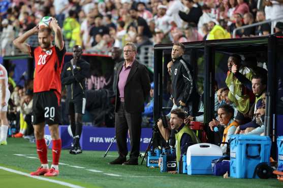 SANTA CLARA (ESTADOS UNIDOS), 17/06/2026.- El técnico de la selección austriaca Ralf Rangnick, durante el partido del grupo J del Mundial de la FIFA 2026 entre Austria y Jordania disputado en el estadio Levi's en Santa Clara (EE.UU.). EFE/ Miguel Gutiérrez