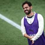 OEIRAS, 17/06/2026.- Fotografía de archivo del centrocampista portugués Bernardo Silva, que jugará las dos próximas temporadas en el Real Madrid tras el acuerdo alcanzado con el futbolista, quien llega al club blanco después de finalizar su contrato con el Manchester City. Silva, de 31 años y quien se encuentra con Portugal en el Mundial de fútbol, estará ligado al Real Madrid hasta el 30 de junio de 2028, según informa la entidad madridista en un comunicado. EFE/ Rodrigo Antunes OEIRAS, 17/06/2026.- Fotografía de archivo del centrocampista portugués Bernardo Silva, que jugará las dos próximas temporadas en el Real Madrid tras el acuerdo alcanzado con el futbolista, quien llega al club blanco después de finalizar su contrato con el Manchester City. Silva, de 31 años y quien se encuentra con Portugal en el Mundial de fútbol, estará ligado al Real Madrid hasta el 30 de junio de 2028, según informa la entidad madridista en un comunicado. EFE/ Rodrigo Antunes