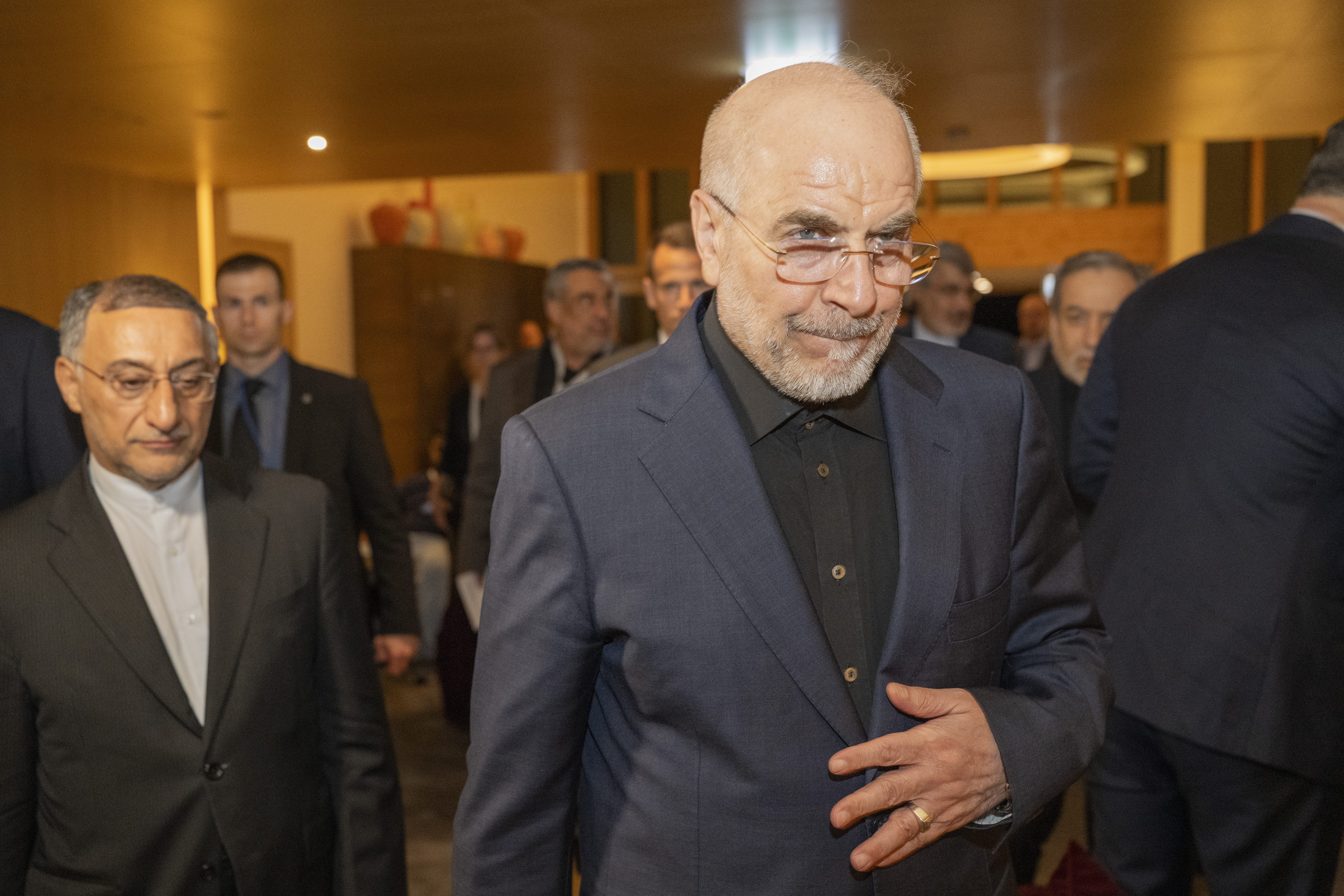 El presidente del Parlamento y negociador jefe iraní, Mohamad Baqer Qalibaf. (Foto Prensa Libre: EFE/EPA/URS FLUEELER). 