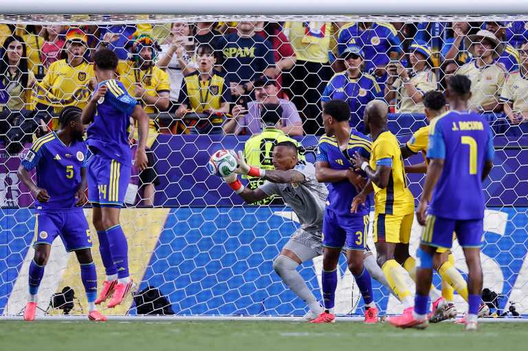 1, 2, 3… hasta 15: las salvadas de Eloy Room que hicieron historia en el Mundial 2