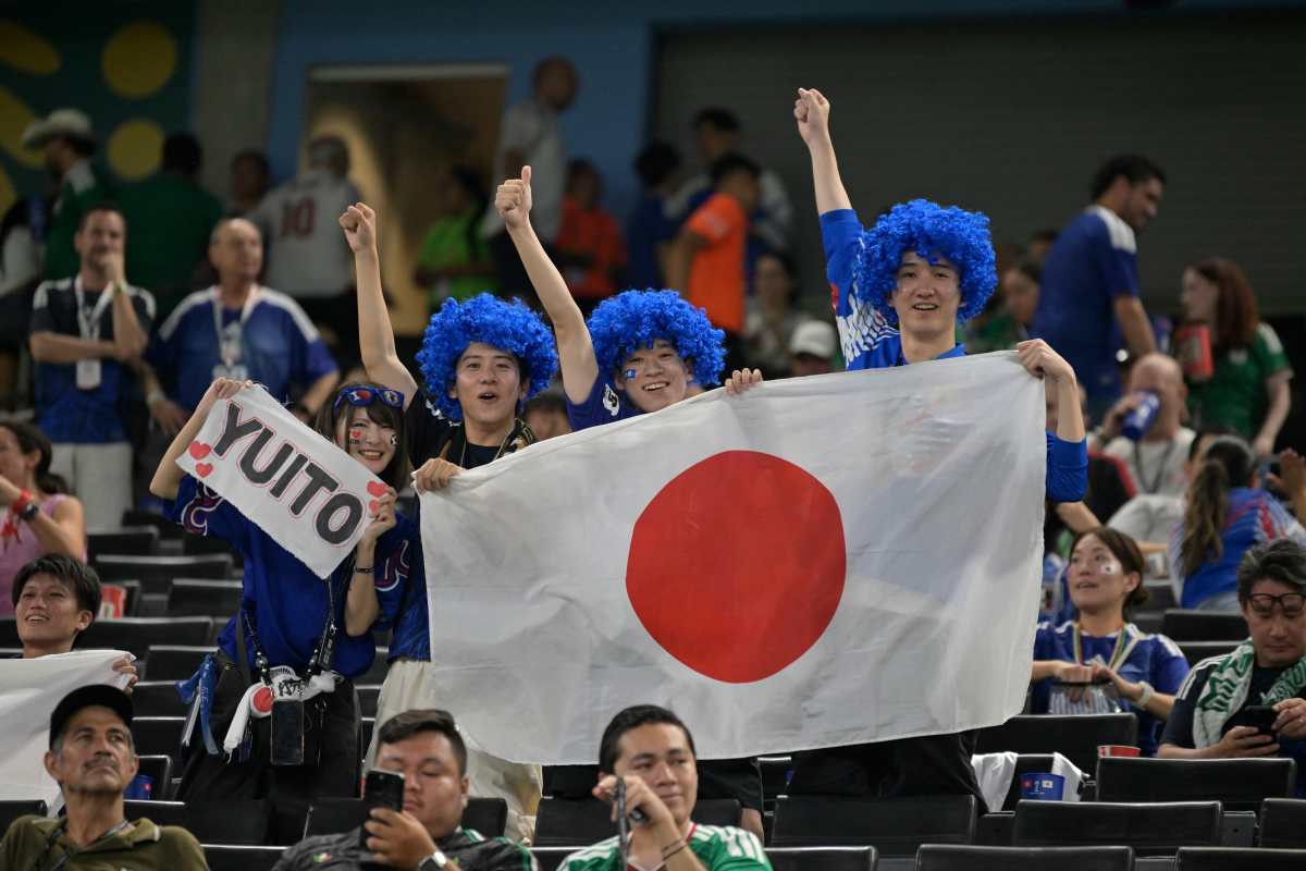 GR7156. MONTERREY (MÉXICO), 20/06/2026.- Aficionados de Japón asisten este sábado, previo al partido del grupo F del Mundial de la FIFA 2026 entre Túnez y Japón en el estadio BBVA en Monterrey (México). EFE/ Miguel Sierra