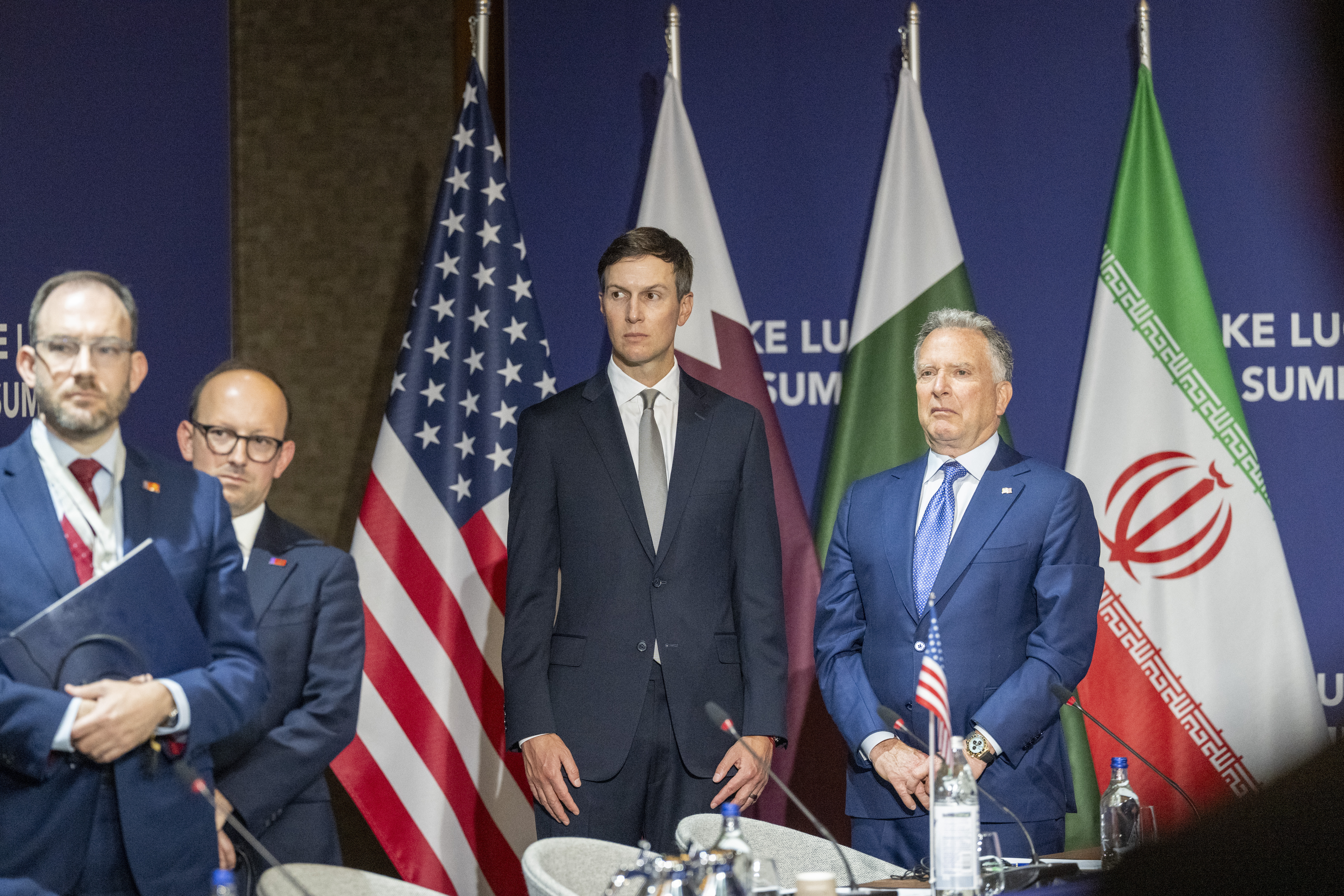 Los enviados especiales de la Casa Blanca, Jared Kushner y Steve Witkoff. (Foto Prensa Libre: EFE/EPA/URS FLUEELER / POOL). 