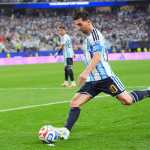 DALLAS (United States), 22/06/2026.- Lionel Messi of Argentina takes a free kick during the FIFA World Cup 2026 group stage match Argentina against Austria, in Dallas, USA, 22 June 2026. EFE/EPA/JEFFREY MCWHORTER