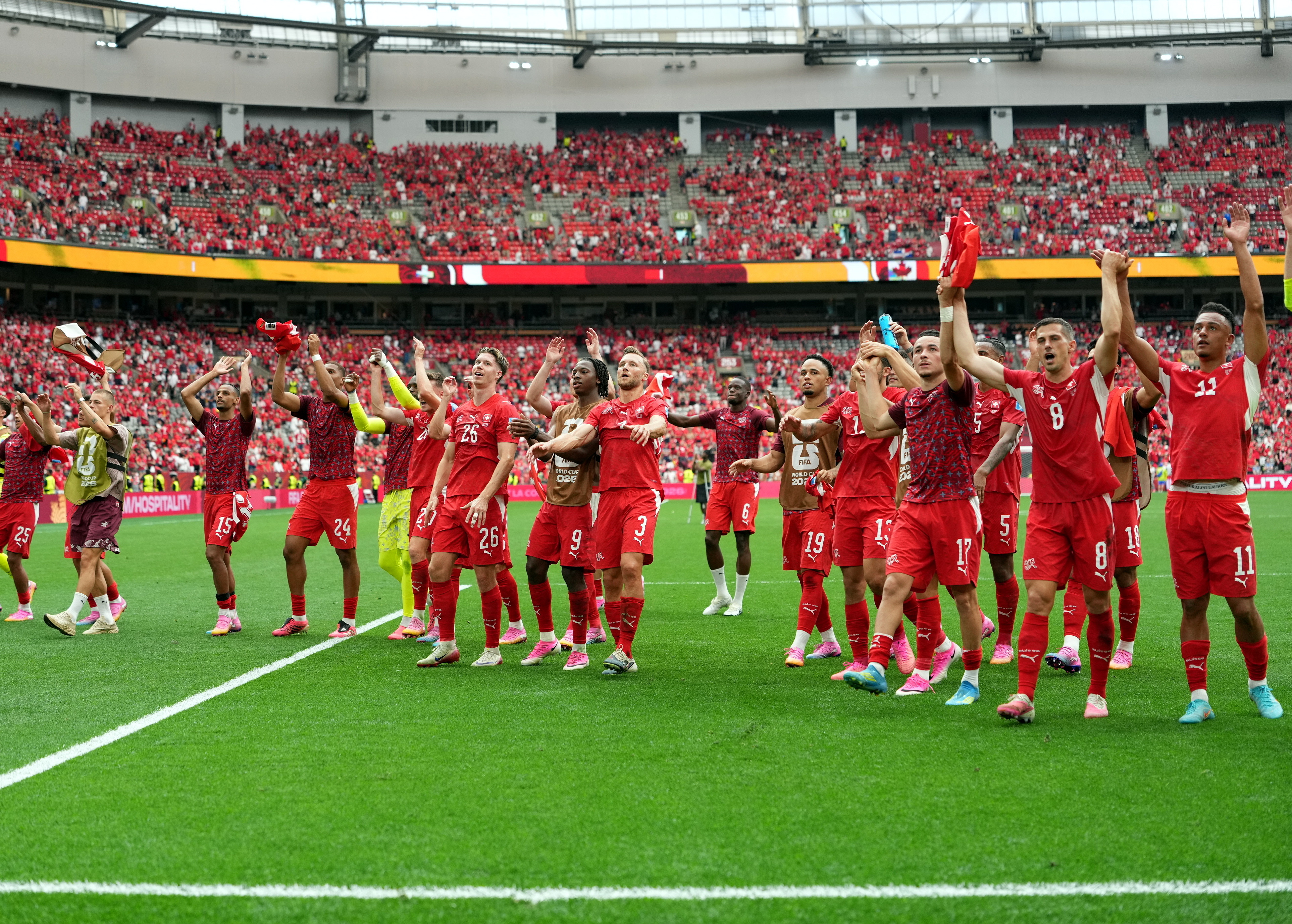 VANCOUVER (Canada), 24/06/2026.- Swiss players react after winning the FIFA World Cup 2026 group stage match Switzerland against Canada, in Vancouver, Canada, 24 June 2026. (Suiza) EFE/EPA/BOB FRID