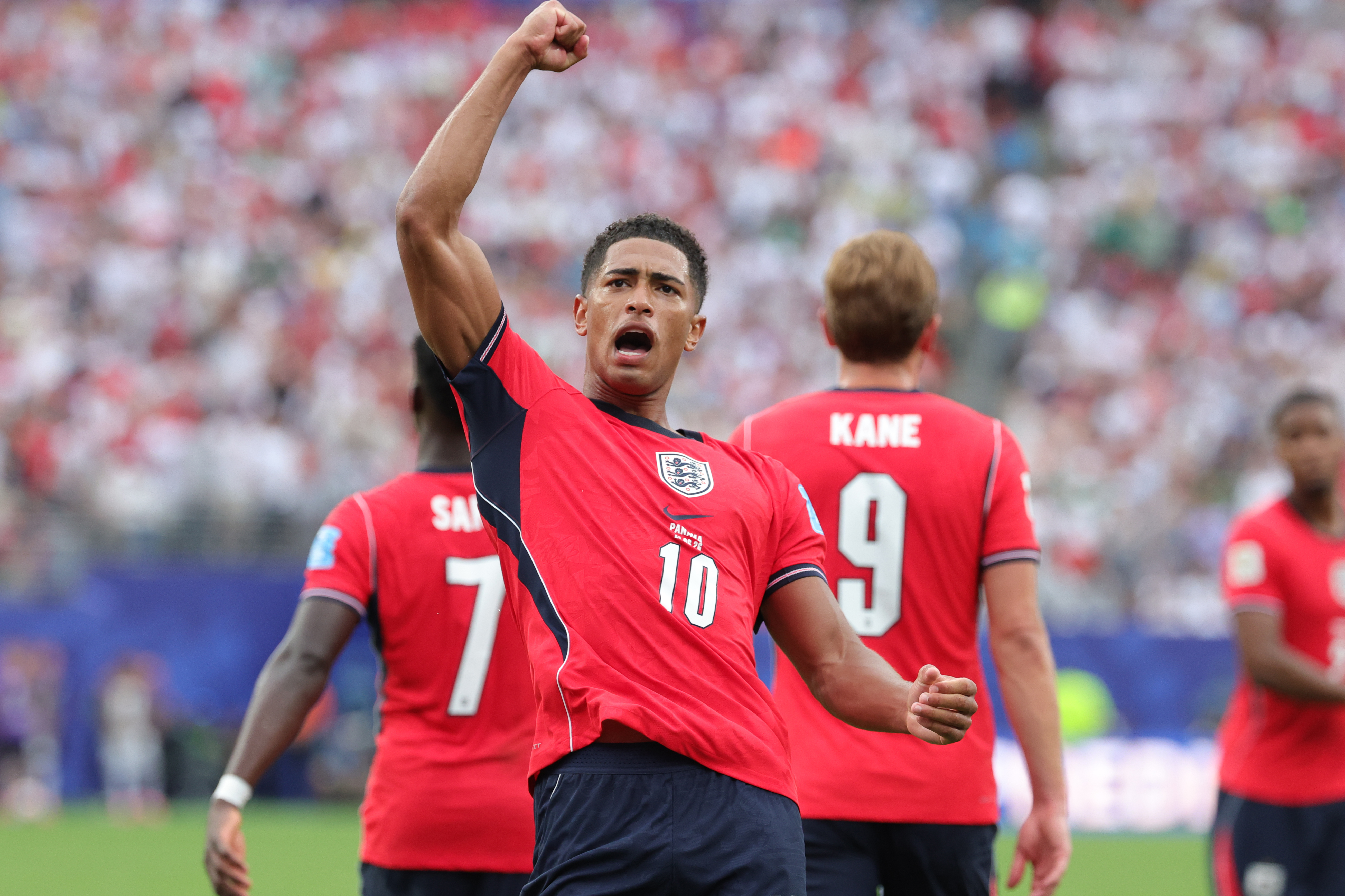AMDEP7517. NUEVA JERSEY (ESTADOS UNIDOS), 27/06/2026.- Jude Bellingham de Inglaterra celebra un gol este sábado, en un partido del grupo L del Mundial de la FIFA 2026 entre Panamá e Inglaterra en el estadio MetLife de Nueva Jersey (Estados Unidos). EFE/ Sebastiao Moreira