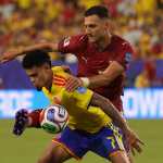 MIAMI (United States), 27/06/2026.- Luis Diaz of Colombia (L) in action against Diogo Dalot of Portugal (R) during the FIFA World Cup 2026 group stage match Colombia against Portugal, in Miami, Florida, USA, 27 June 2026. EFE/EPA/CRISTOBAL HERRERA-ULASHKEVICH