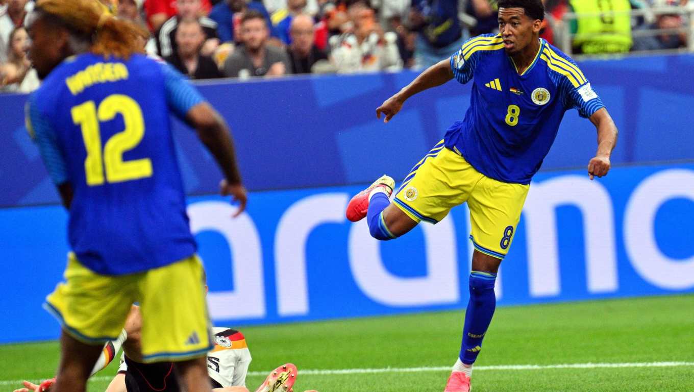 HOUSTON (United States), 14/06/2026.- Livano Comenencia of Curacao (R) scores the 1-1 during the FIFA World Cup 2026 group stage match Germany against Curacao, in Houston, USA, 14 June 2026. (Alemania) EFE/EPA/SAM WASSON