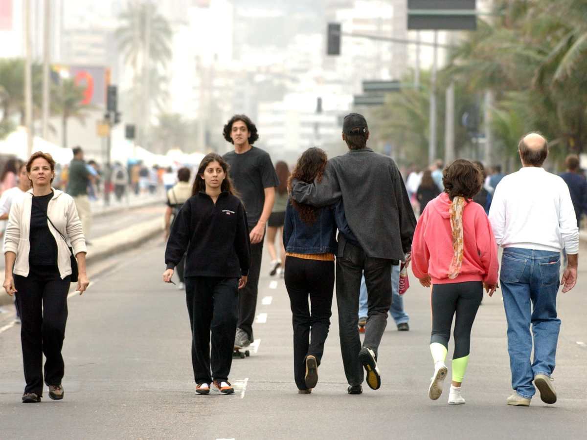 Daily Walks Can Combat Digital Eye Strain, Experts Say