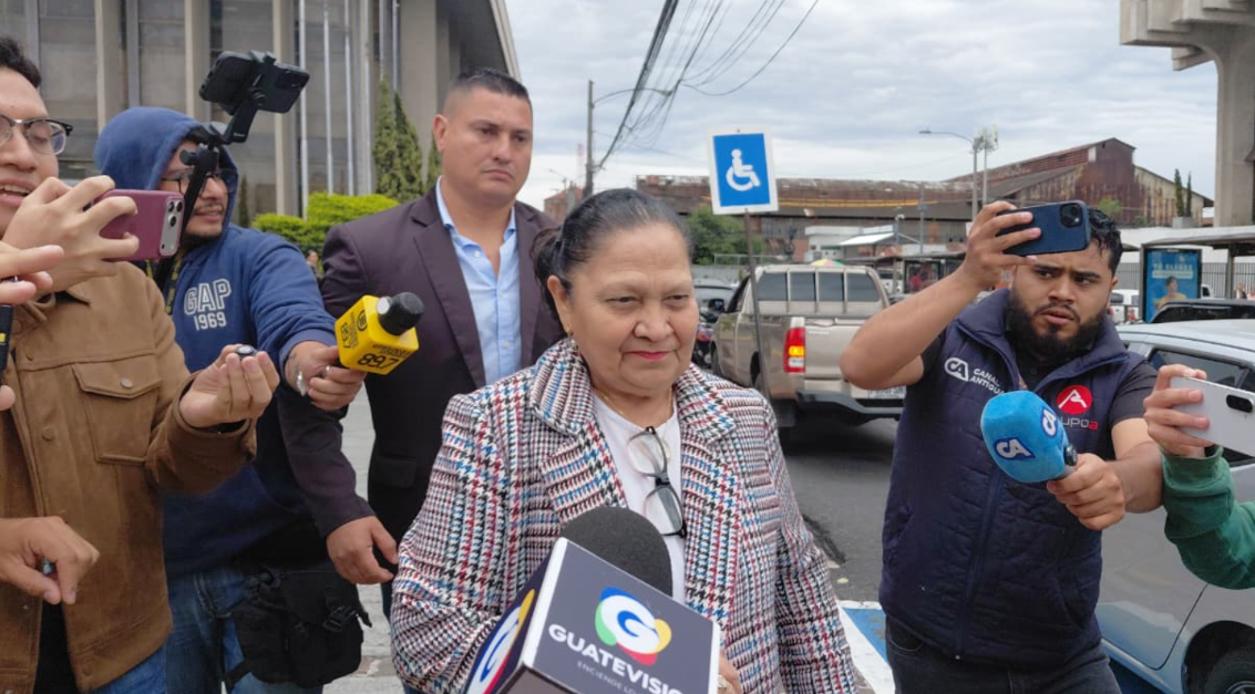 CONSUELO PORRAS REAPARECE. 2-6-26