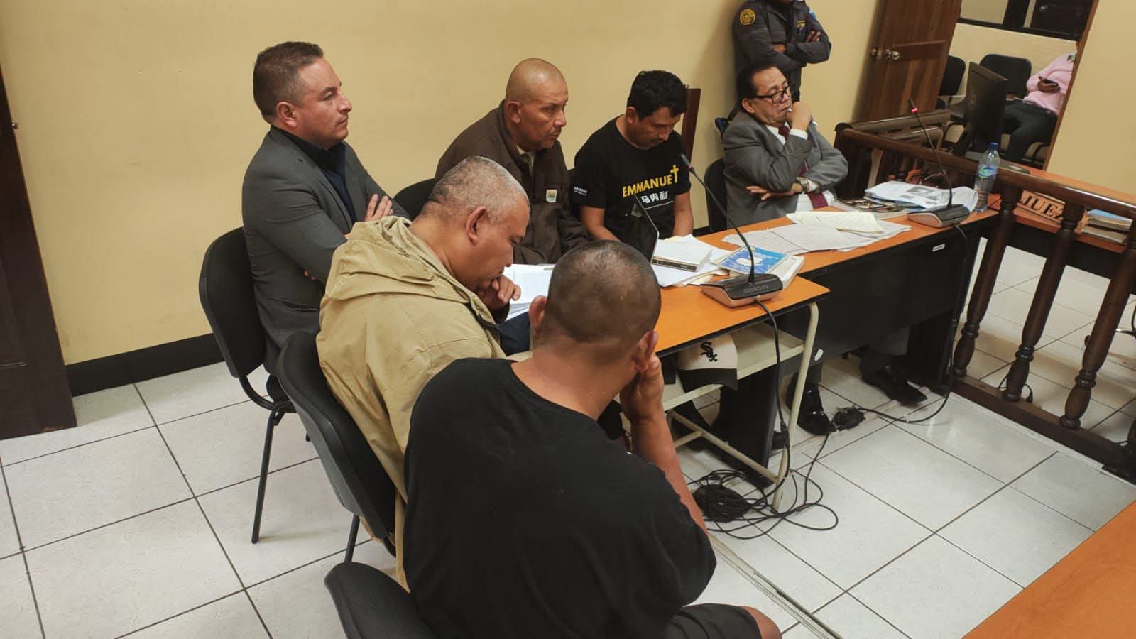 Walter Carrera Téllez, Edwin Alexander Martínez Téllez, Miguel Ángel Córdoba López y Juan Santizo Cumes comparecen ante un juzgado de Quetzaltenango por el caso de Michelle Barreno.