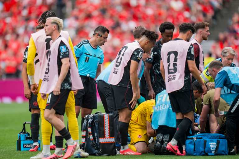 ¿Por no parar de marcar? que provocó la discusión entre los técnicos de Qatar y Canadá tras el 6-