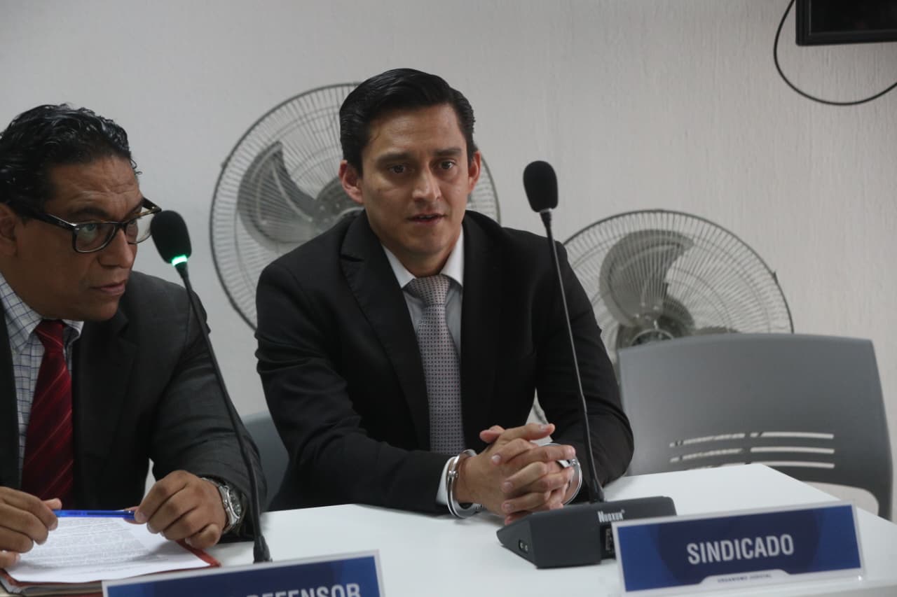 JORGE SANTOS NEIL. SALE DE PRISIÓN. 9-6-26