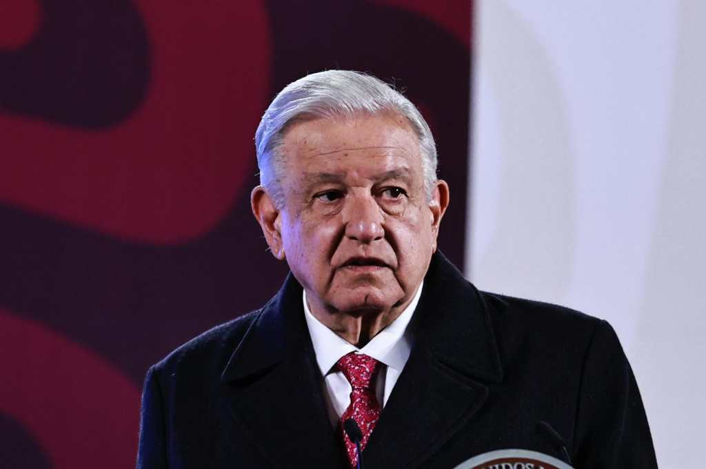 López Obrador condena "tiranía" de EE.UU. en Venezuela y respalda a Sheinbaum