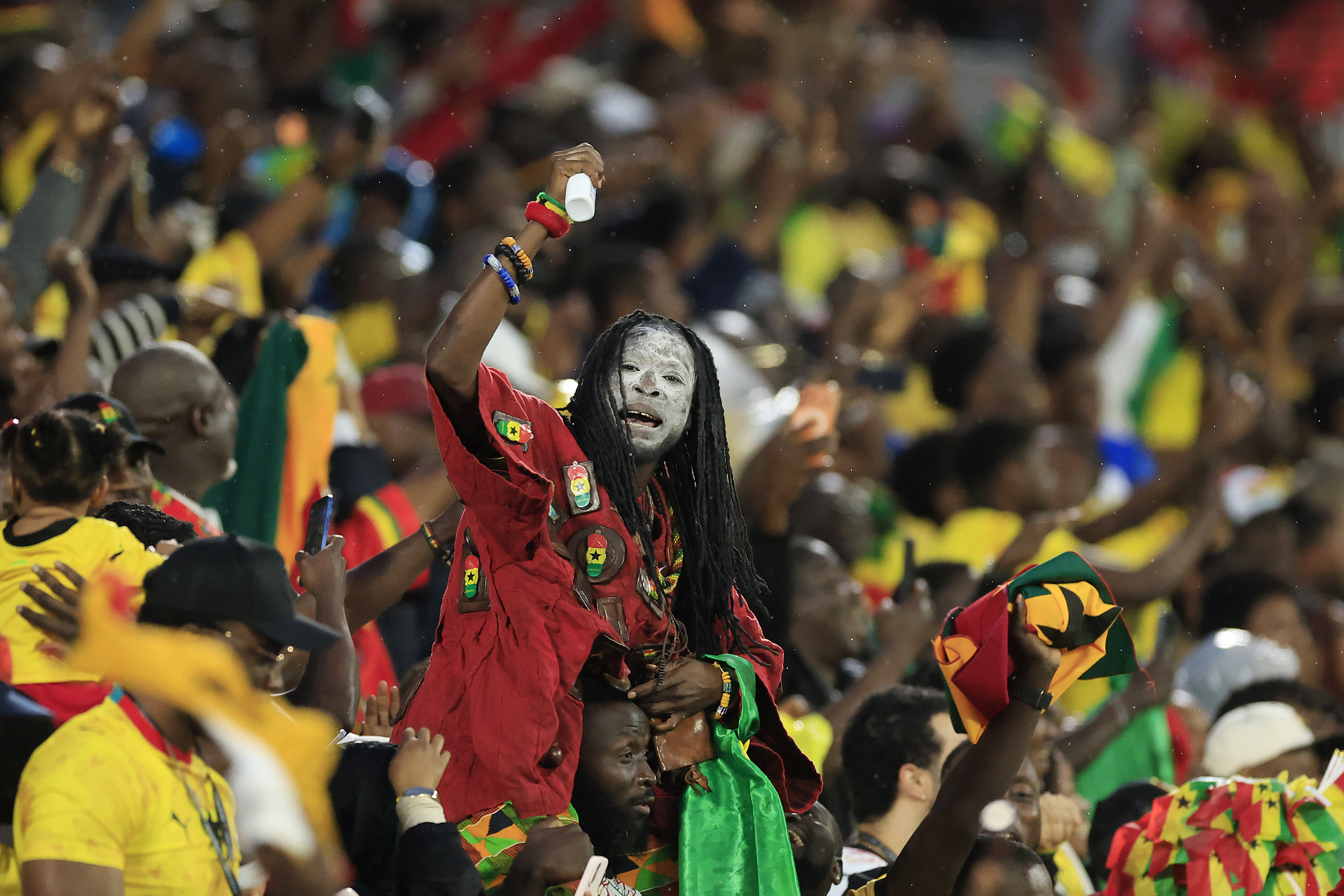 Video: el curioso ritual de un aficionado de Ghana que se volvió viral tras el triunfo sobre Panamá en el Mundial 2026
