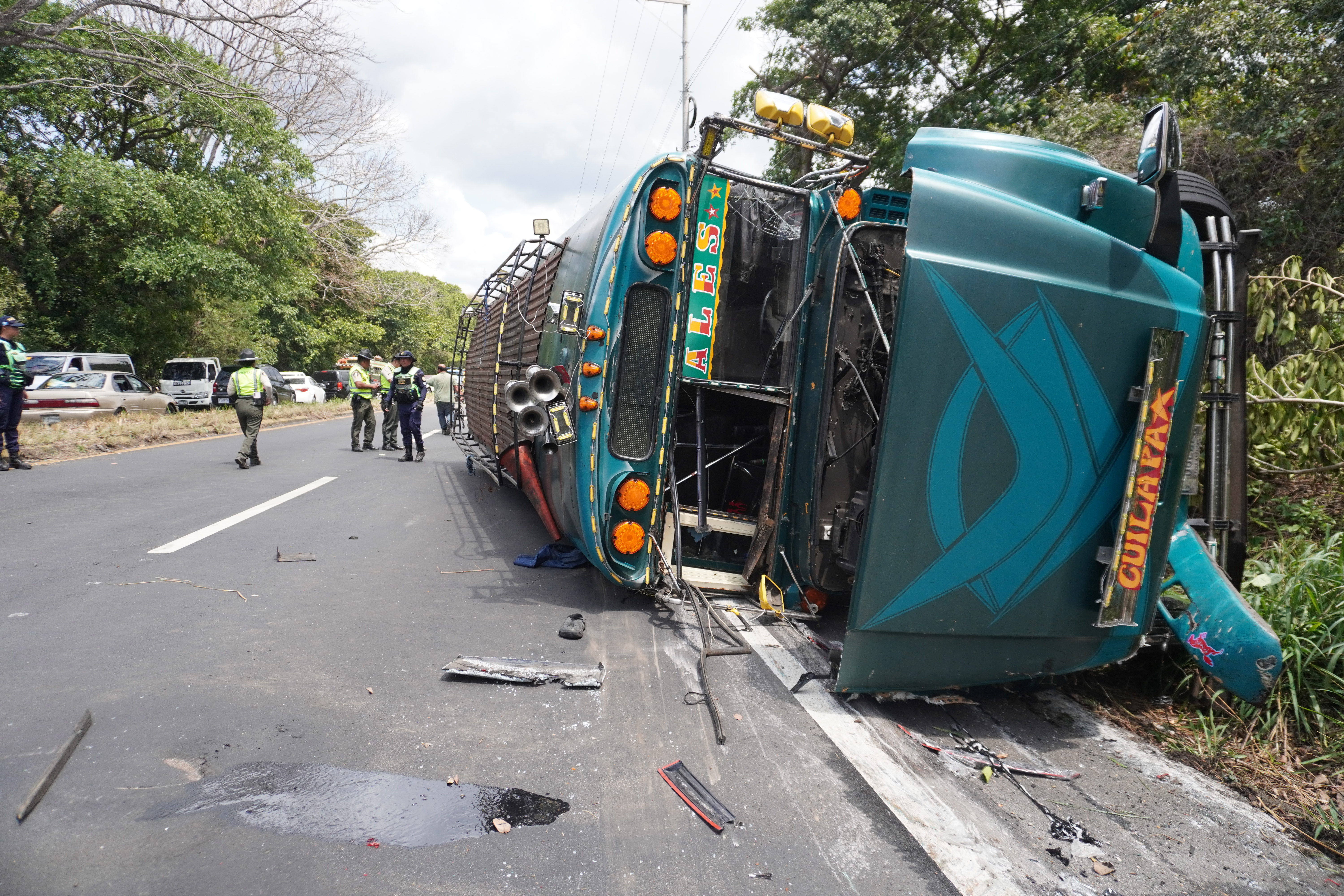 Accidente de bus en la ruta a El Salvador, referencia sobre la siniestralidad vial y los limitadores de velocidad en Guatemala.