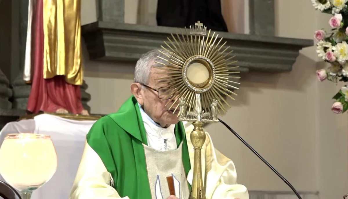 Guatemalan priest Hugo Estrada marks 90 years and 63 years of service