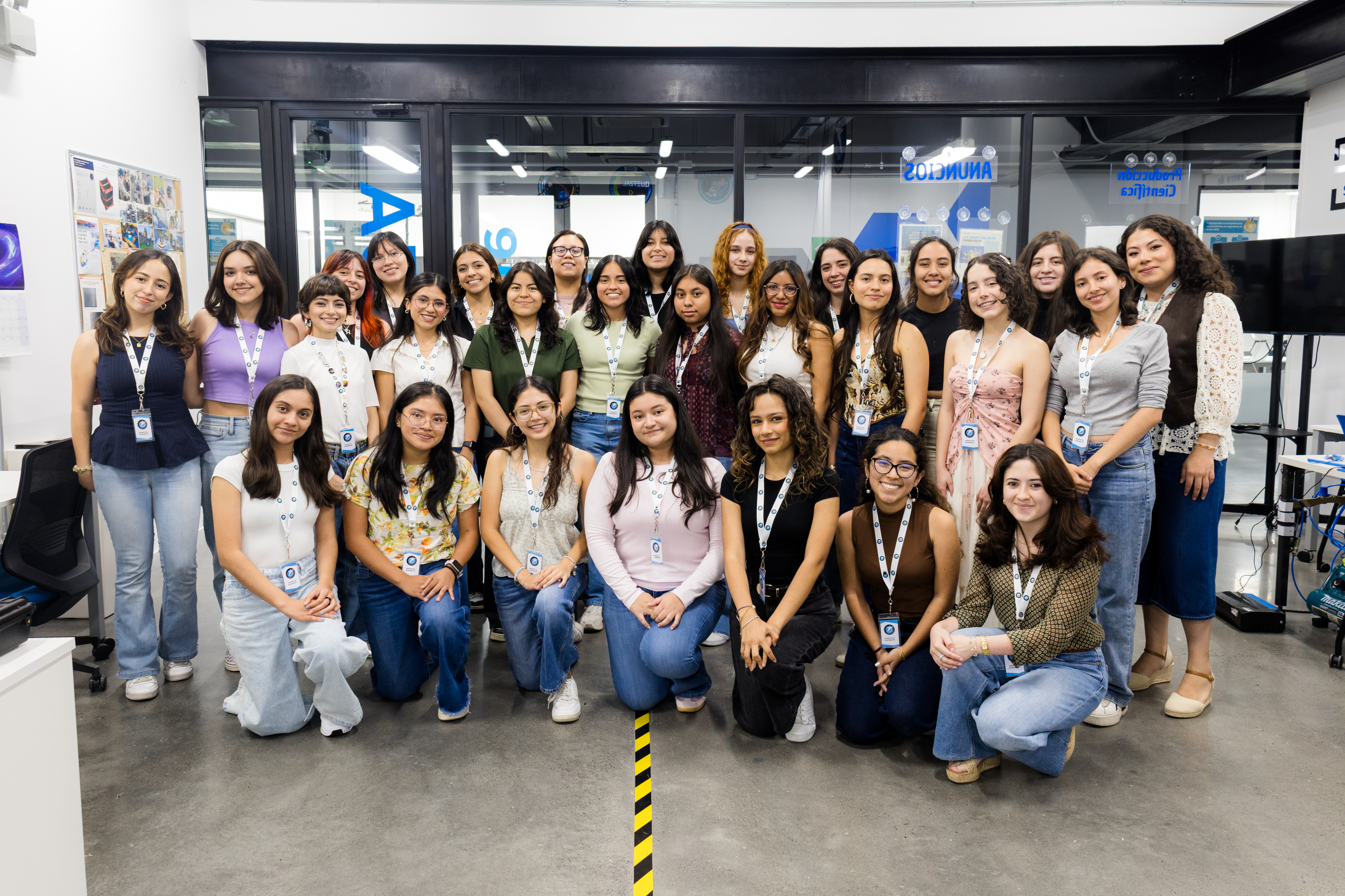 Conozca a las mujeres que participan en el desarrollo de Quetzal-2