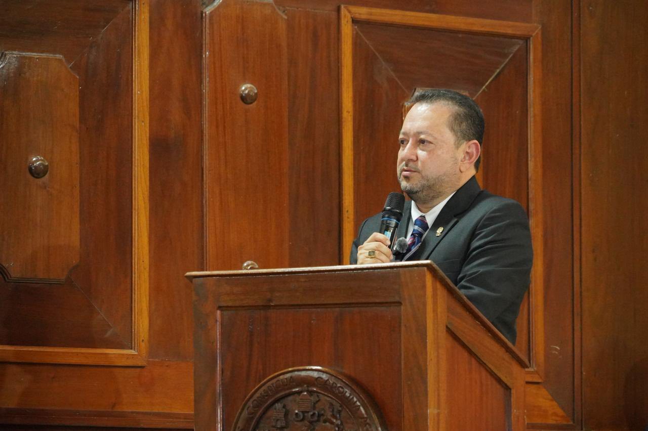 Walter Mazariegos, rector de la Universidad de San Carlos de Guatemala (Usac), en una actividad pública en medio de la controversia por su reelección.