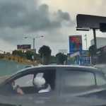 Captura de video del incidente entre dos conductores registrado en el bulevar Liberación, cerca de El Trébol, en Ciudad de Guatemala.