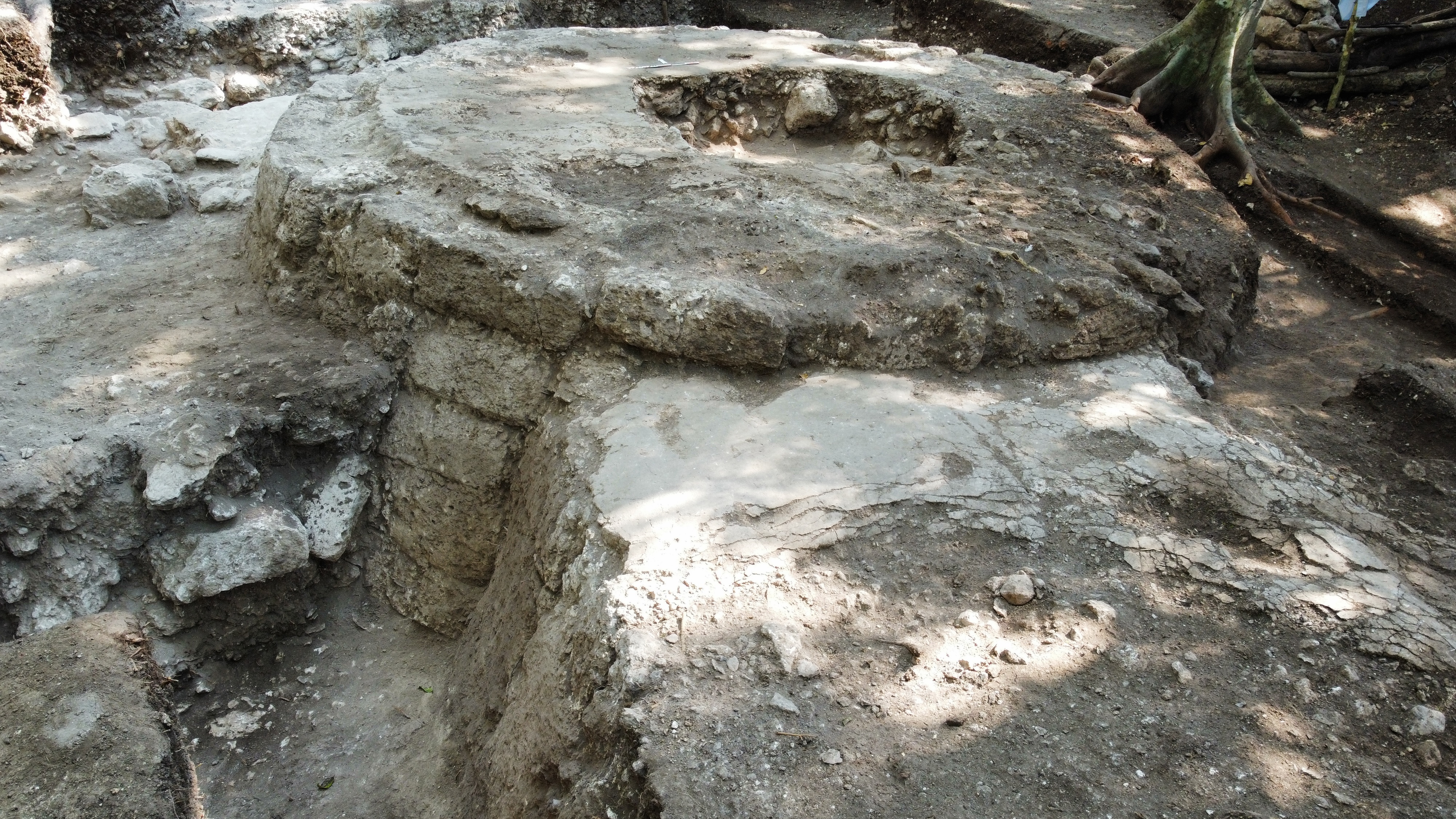 Descubren estructura circular única en El Tigre, Petén, en buen estado de conservación