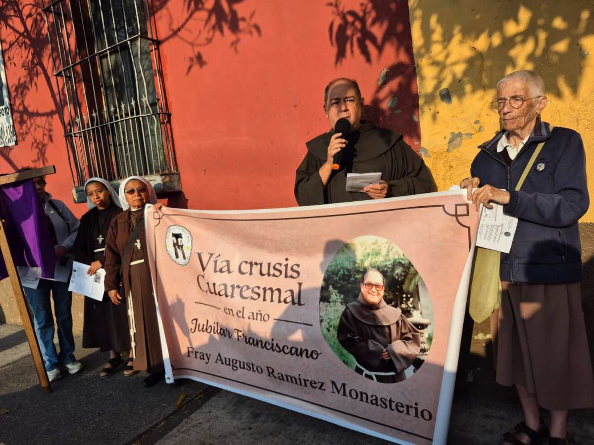 Fray Augusto Ramírez Monasterio: misa de aniversario de orde